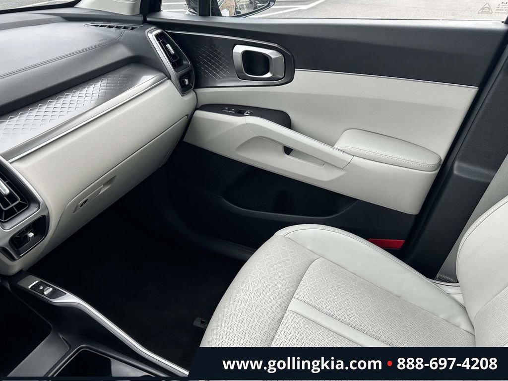Certified 2023 Kia Sorento S w/ Panoramic Sunroof Package FWD image 32