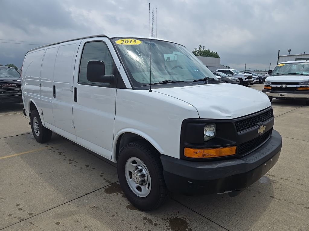 Used 2015 Chevrolet Express 2500 RWD image 3