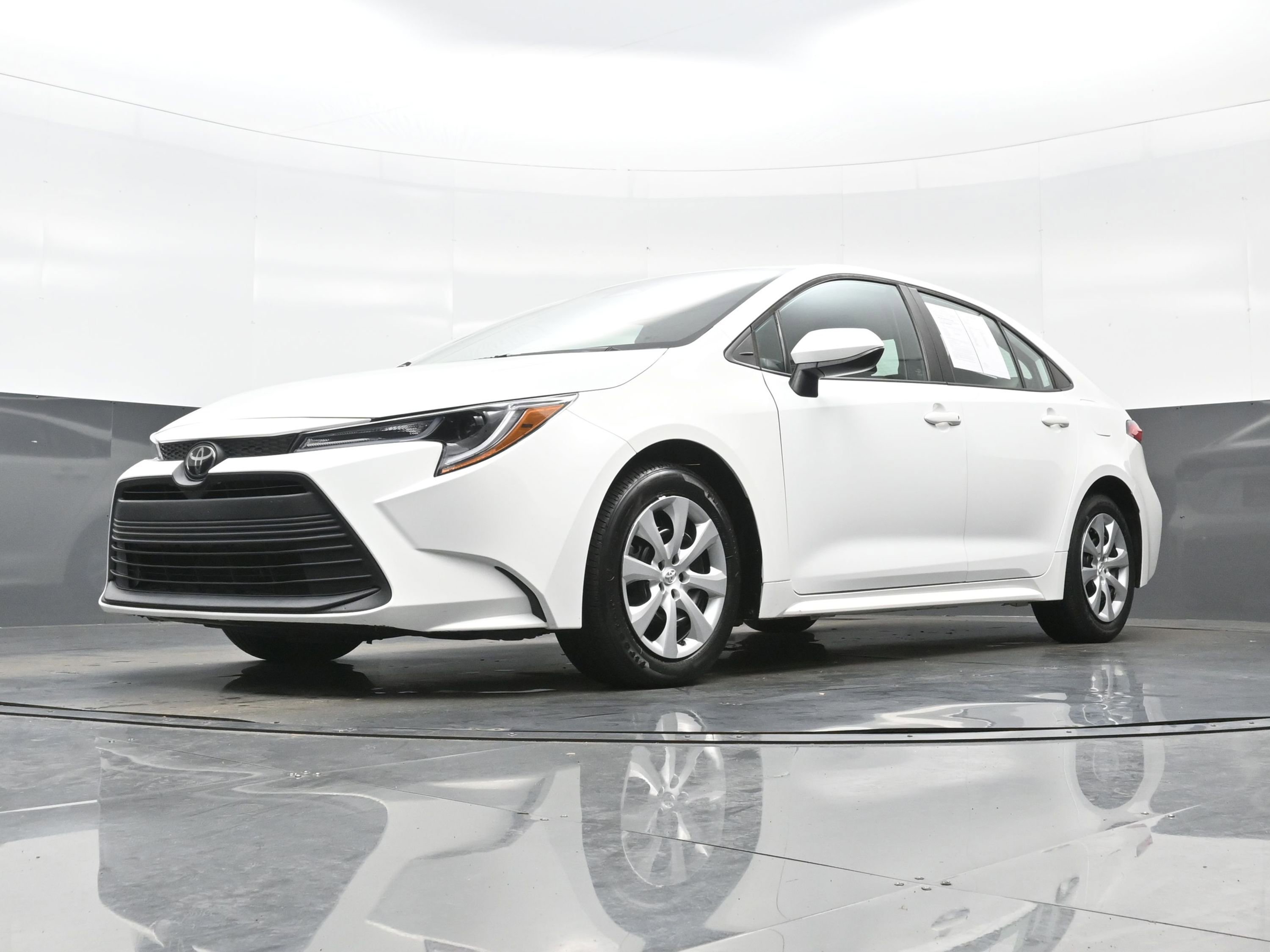 Used 2023 Toyota Corolla LE FWD image 26