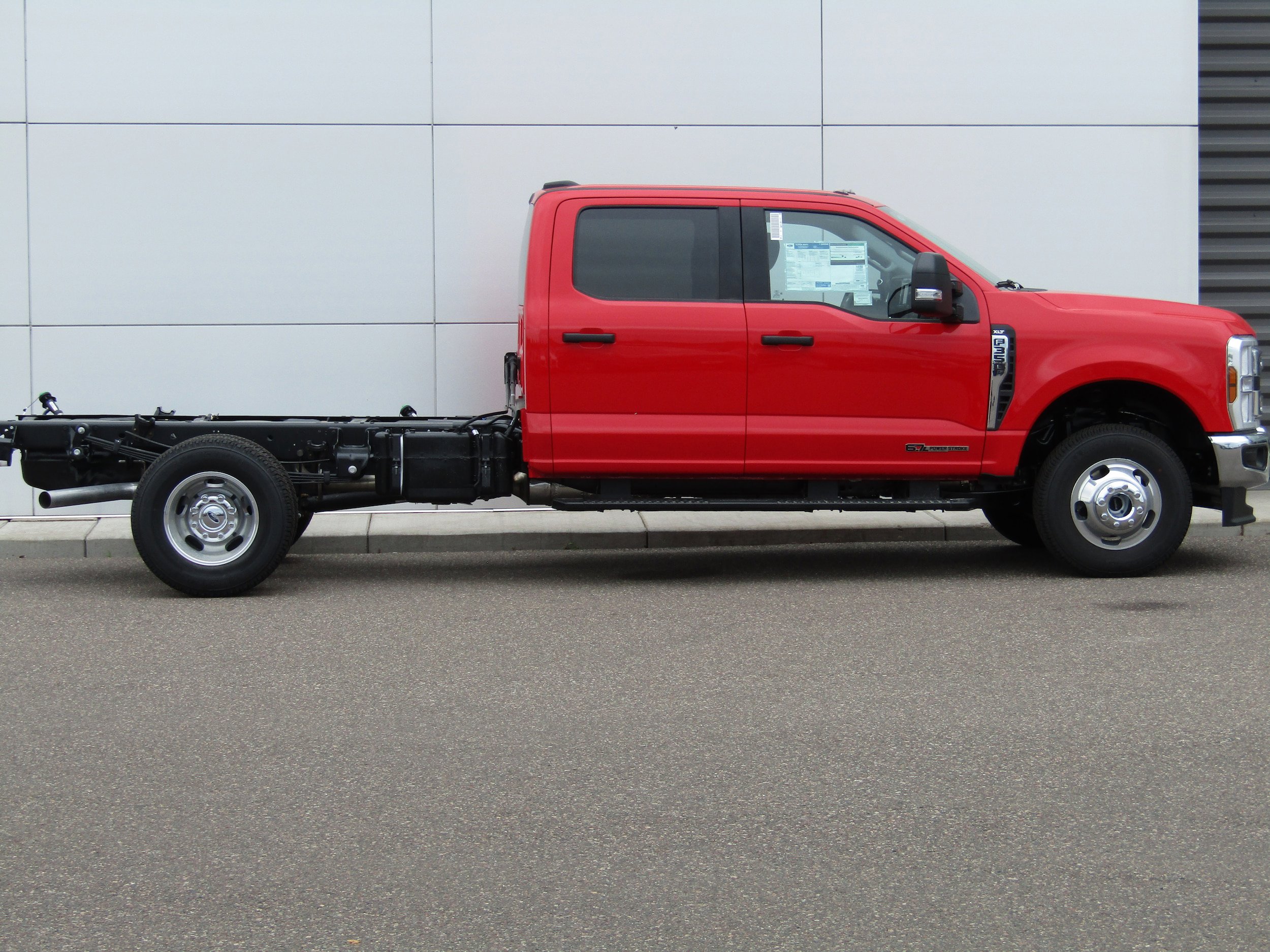 New 2025 Ford F350 XLT w/ XLT Value Package AWD/4WD image 5