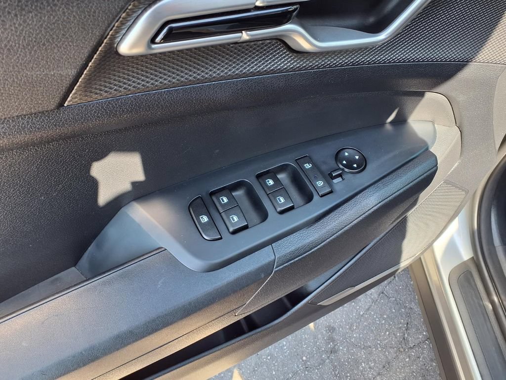 Used 2025 Kia Sportage LX FWD image 13