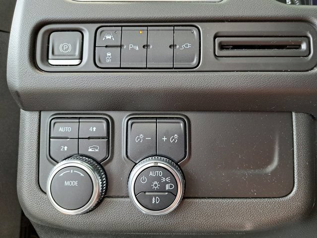 Used 2021 GMC Yukon SLT w/ SLT Premium Package AWD/4WD image 12
