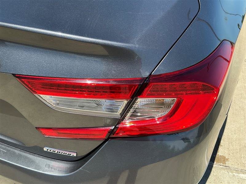 Used 2018 Honda Accord Touring image 19