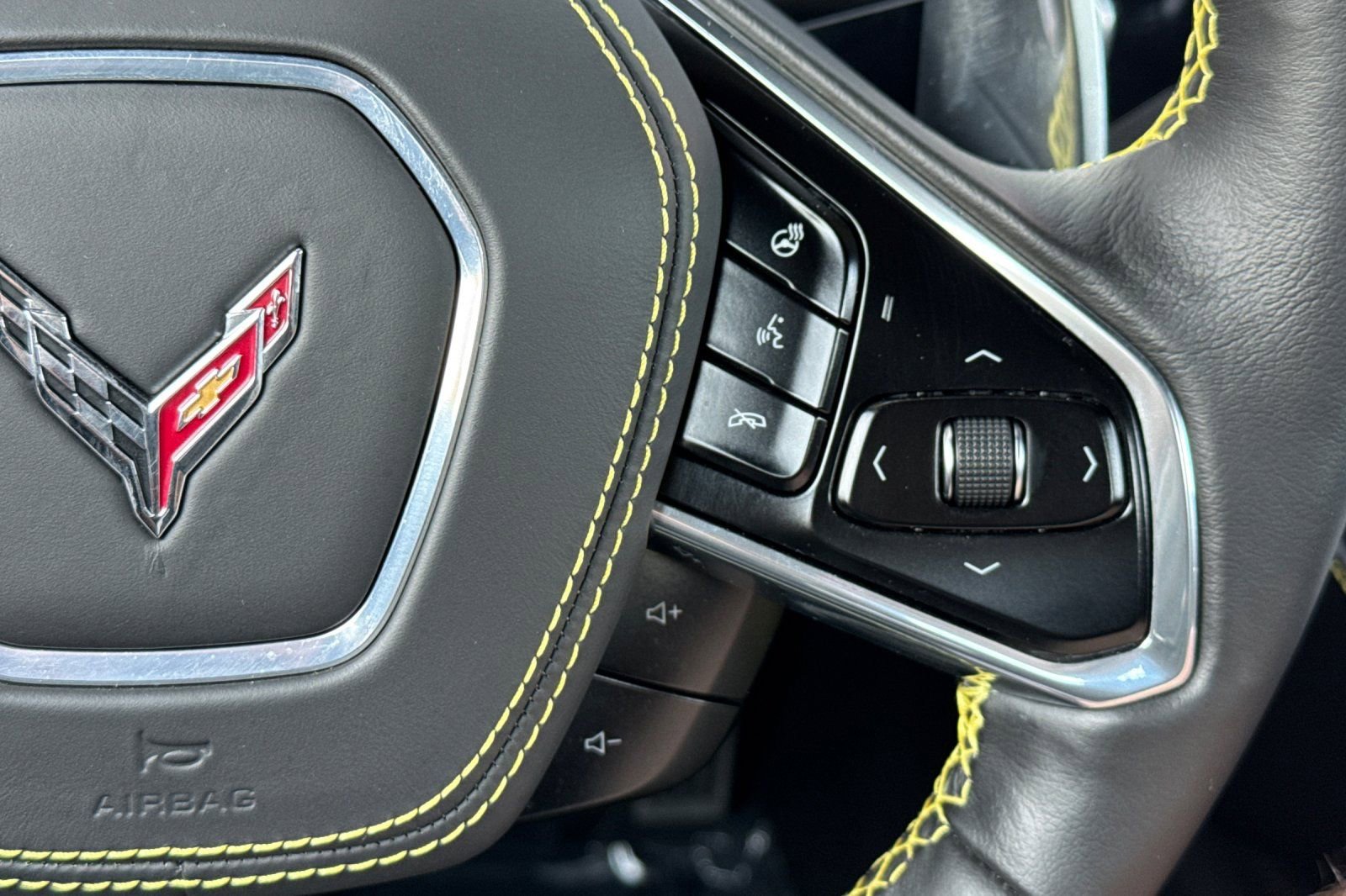 Used 2021 Chevrolet Corvette Stingray Premium Conv w/ Z51 Performance Package image 29