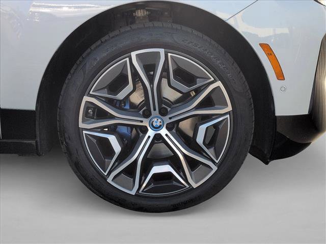 Used 2025 BMW iX xDrive50 image 22