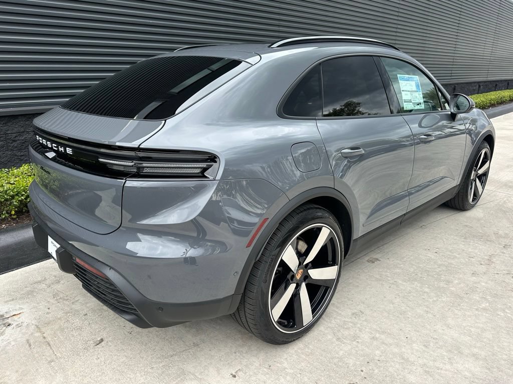 Used 2026 Porsche Macan Electric RWD image 9