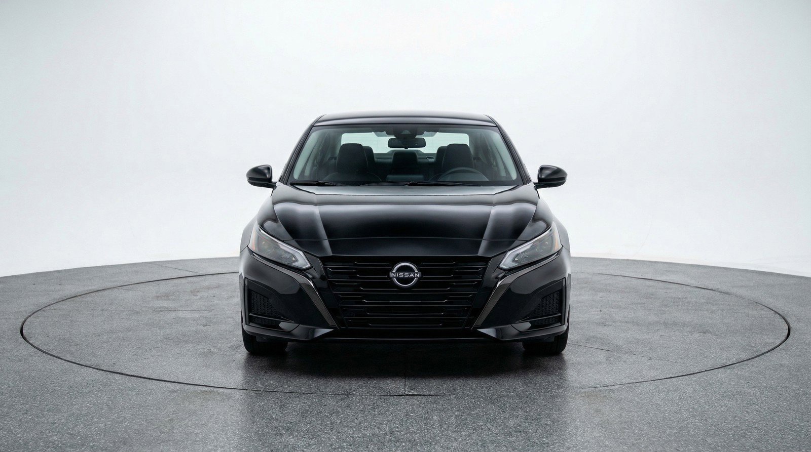 Used 2025 Nissan Altima 2.5 SV FWD image 2