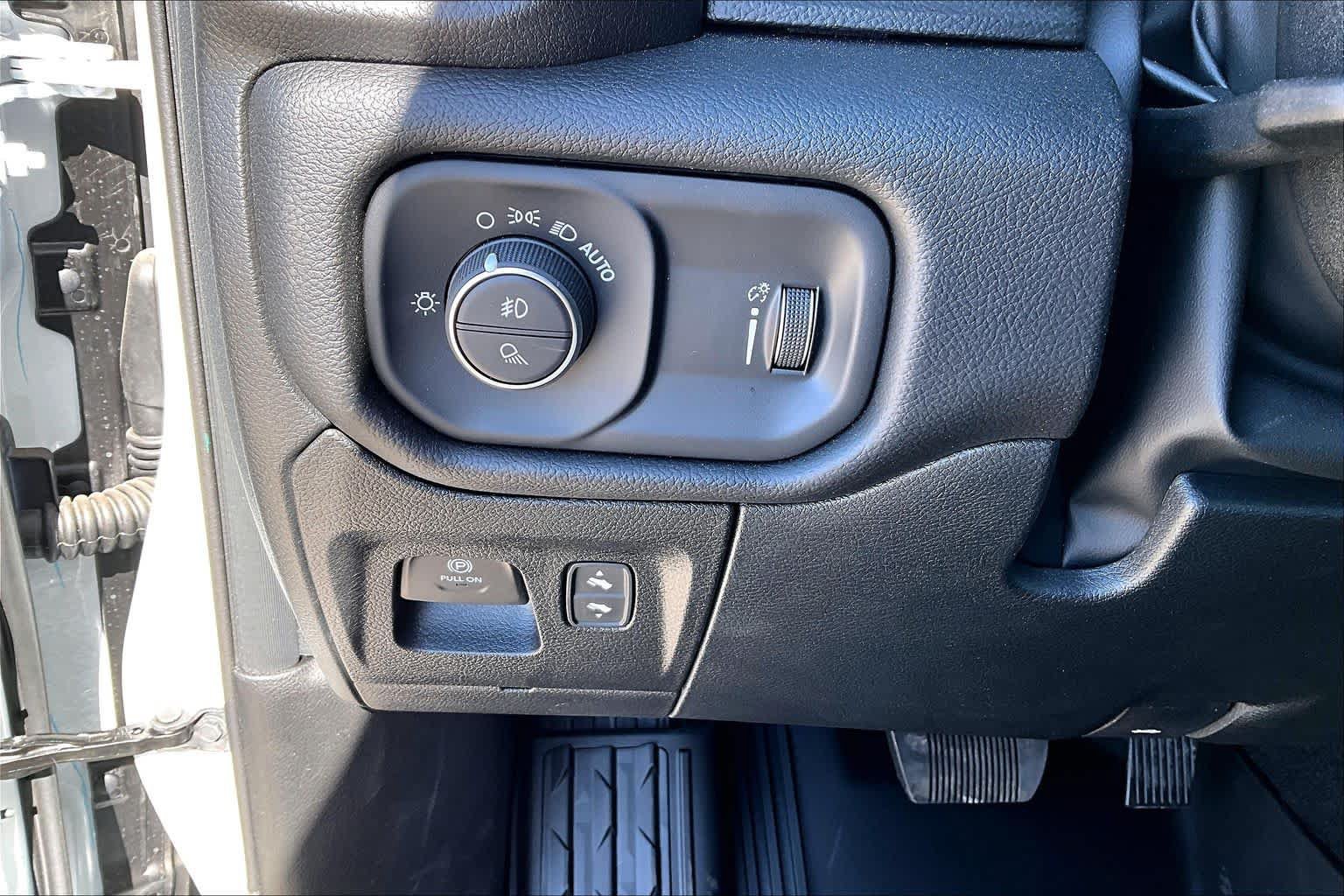 New 2026 RAM 1500 Big Horn AWD/4WD image 19