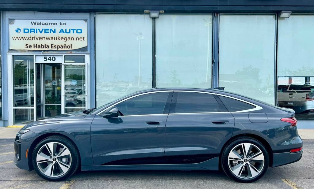 Used 2025 Audi A6 e-tron Premium Plus w/ Premium Plus RWD image 32