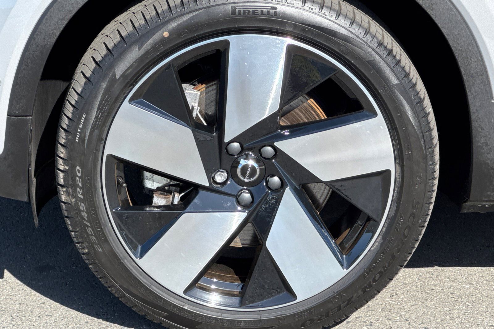 Certified 2025 Volvo EX40 Plus w/ Climate Package RWD image 12