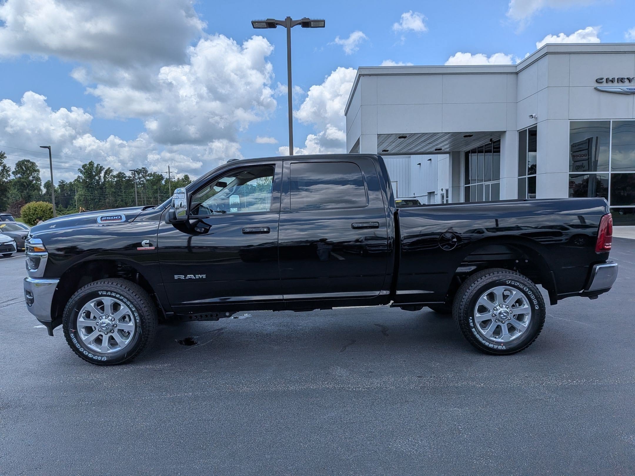 New 2026 RAM 2500 Laramie AWD/4WD image 8