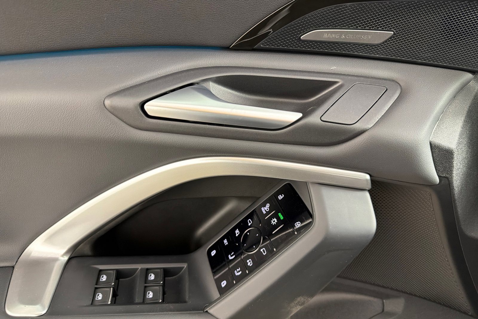 Used 2025 Audi Q5 Premium Plus w/ Premium Plus image 10