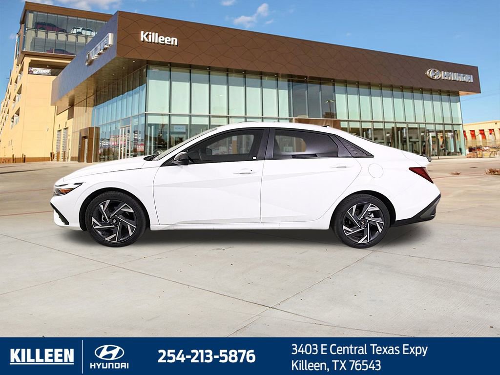 Used 2025 Hyundai Elantra Sport FWD image 5