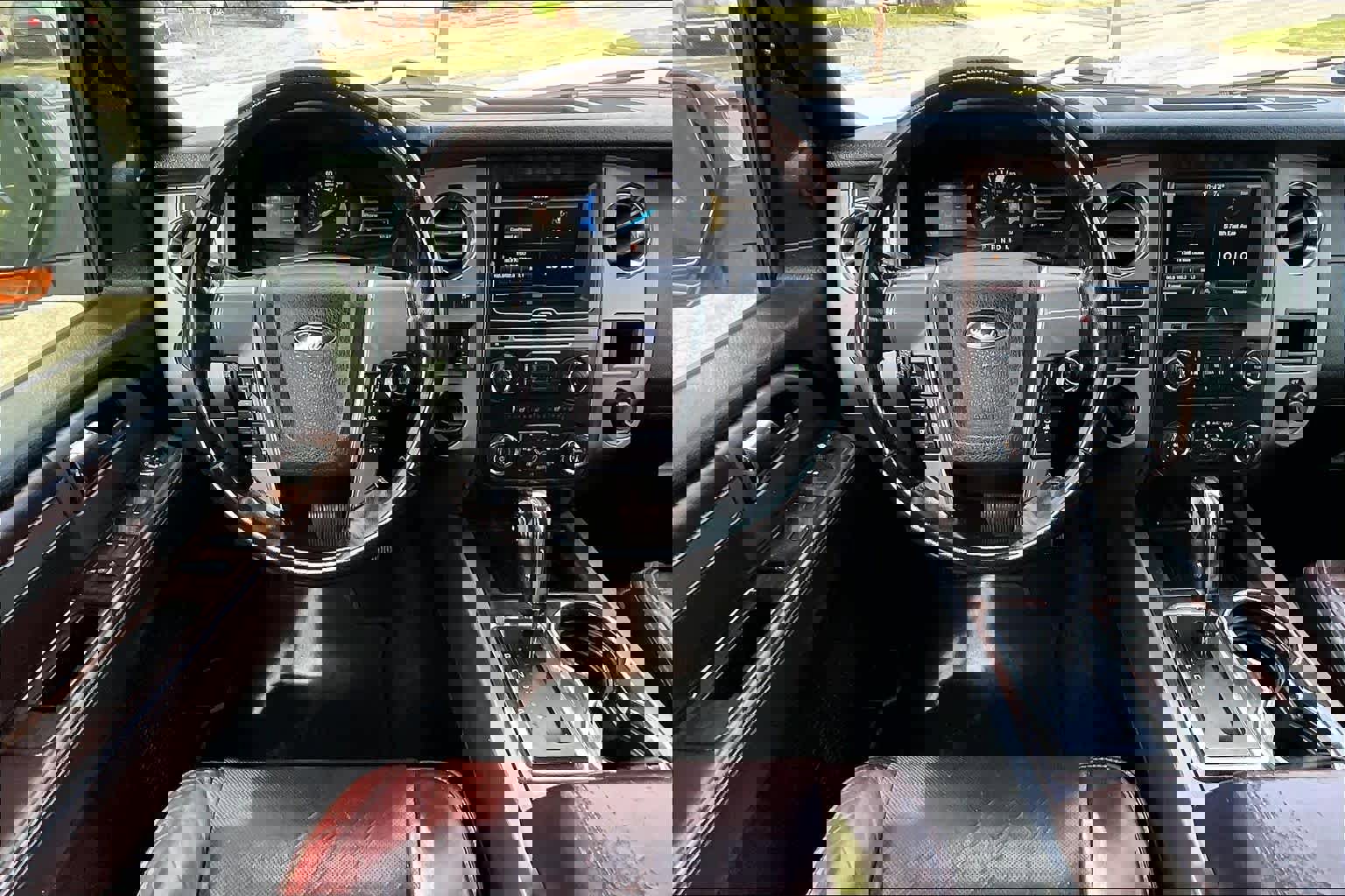 Used 2015 Ford Expedition Platinum image 6