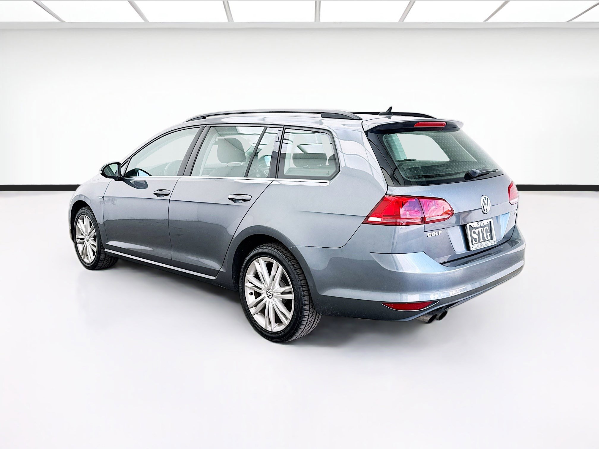 Used 2016 Volkswagen Golf Limited Edition image 6