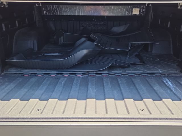 Used 2024 Chevrolet Silverado 1500 High Country w/ Technology Package AWD/4WD image 16