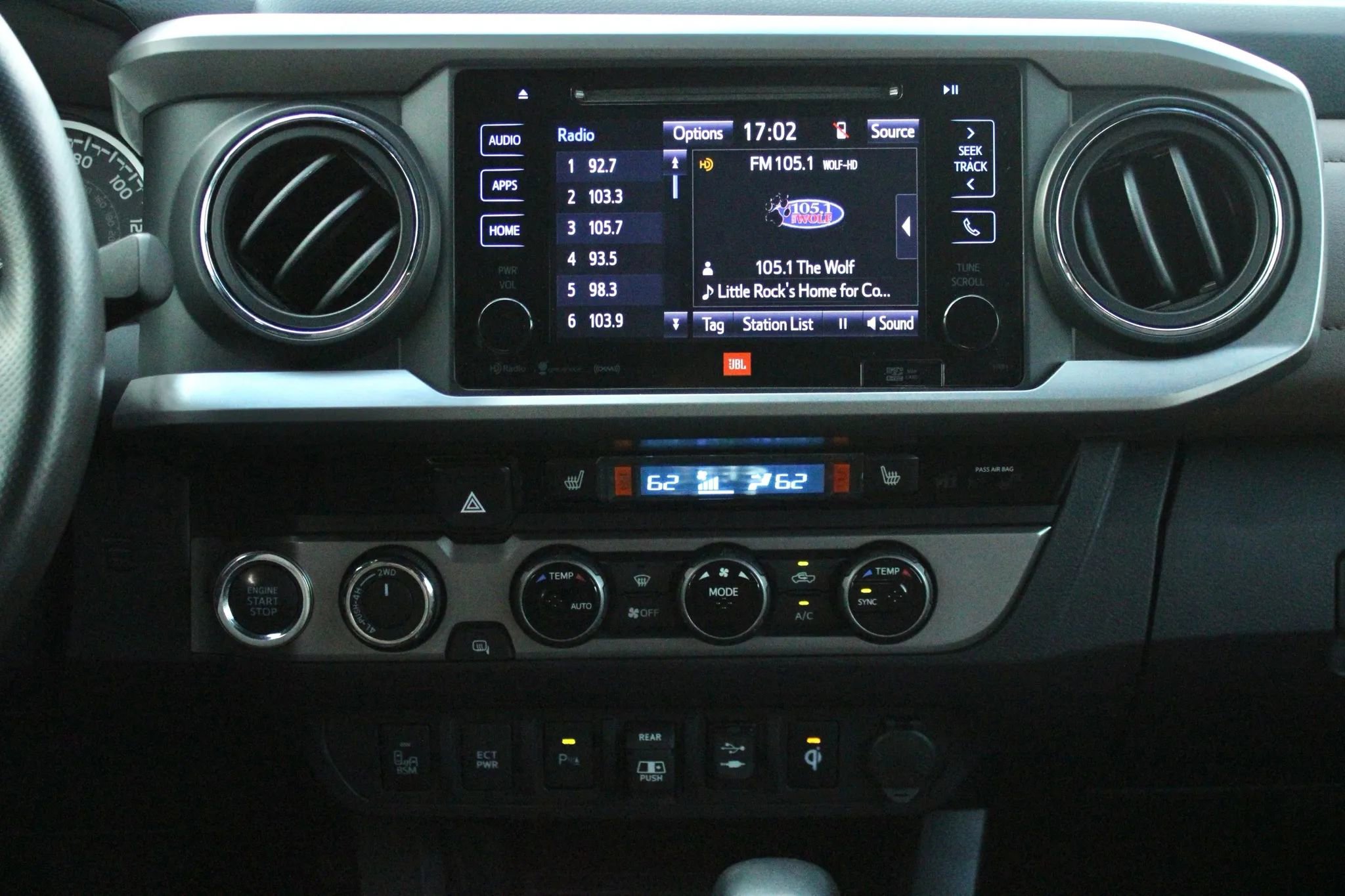 Used 2018 Toyota Tacoma Limited image 20