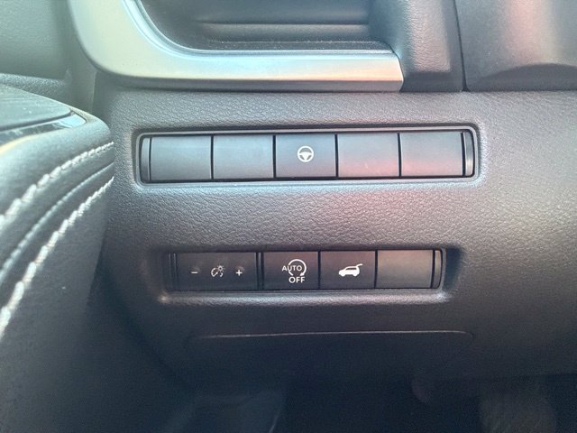 Used 2024 Nissan Rogue SV w/ SV Premium Package AWD/4WD image 15