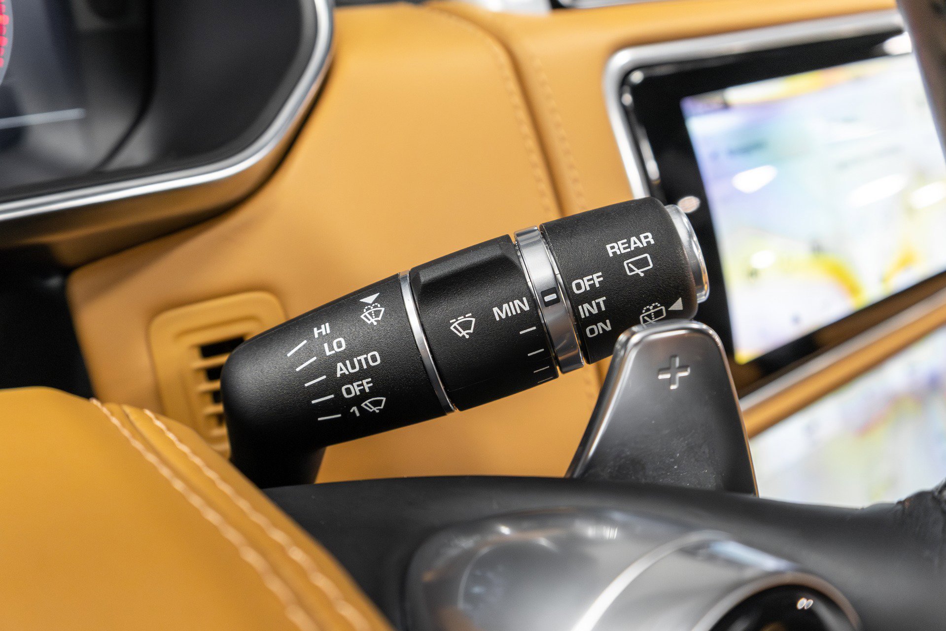 Used 2022 Land Rover Range Rover Autobiography image 11