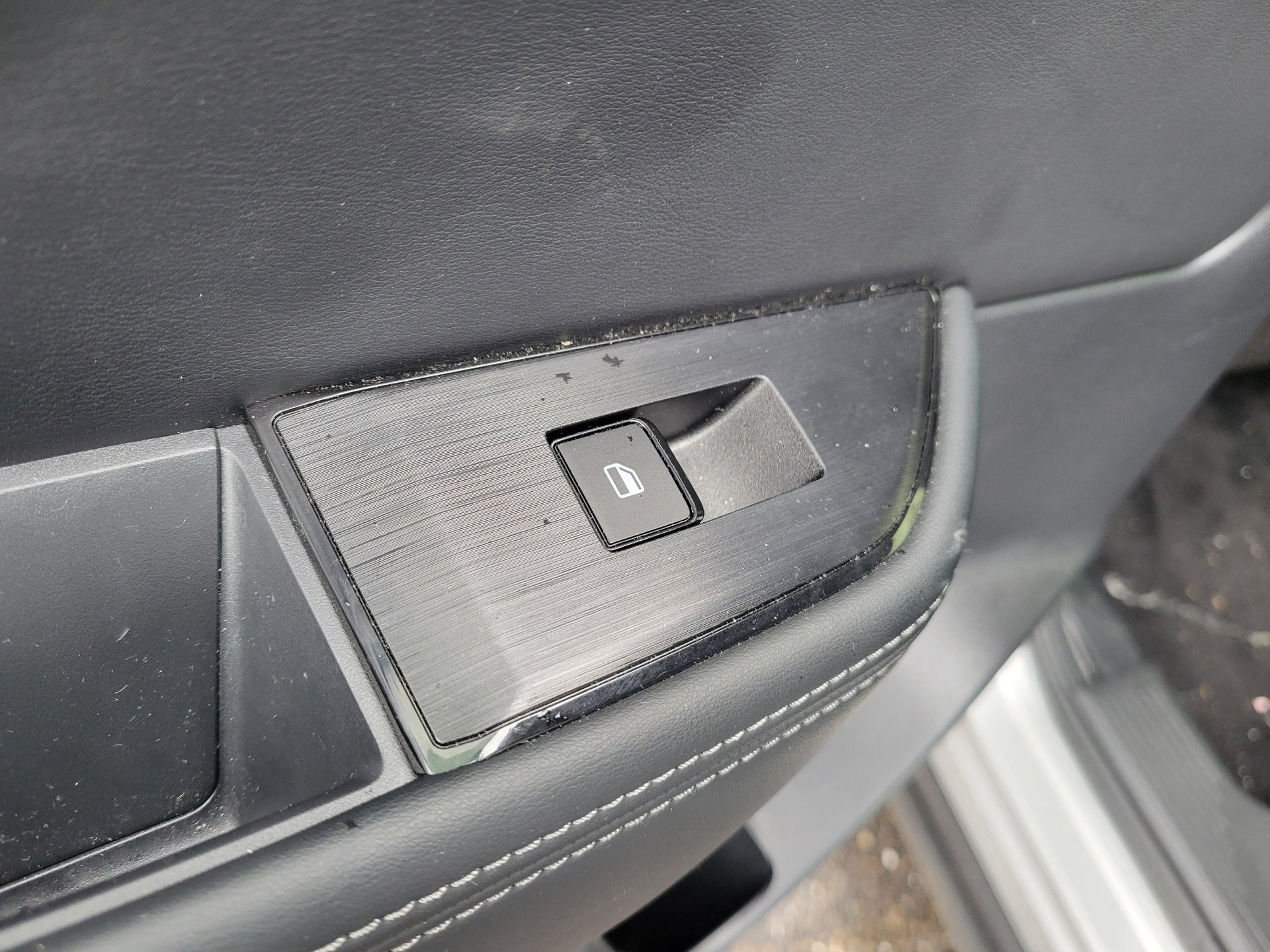 Certified 2023 Nissan Rogue SV w/ SV Premium B Package image 14