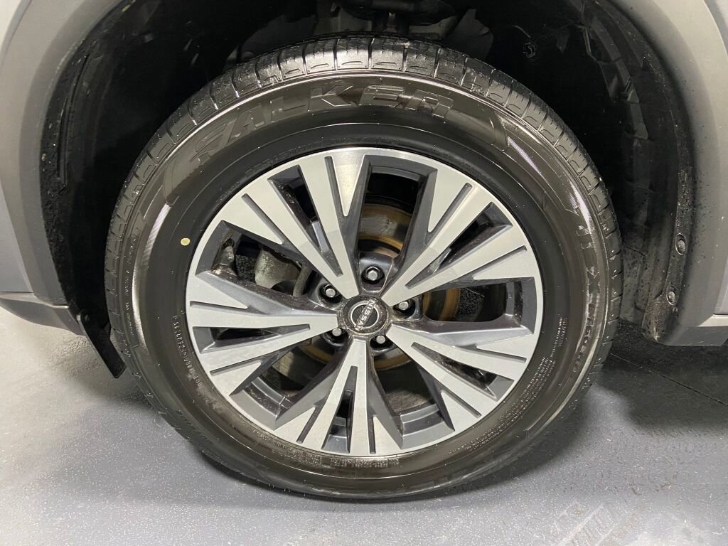 Used 2022 Nissan Rogue SV image 5