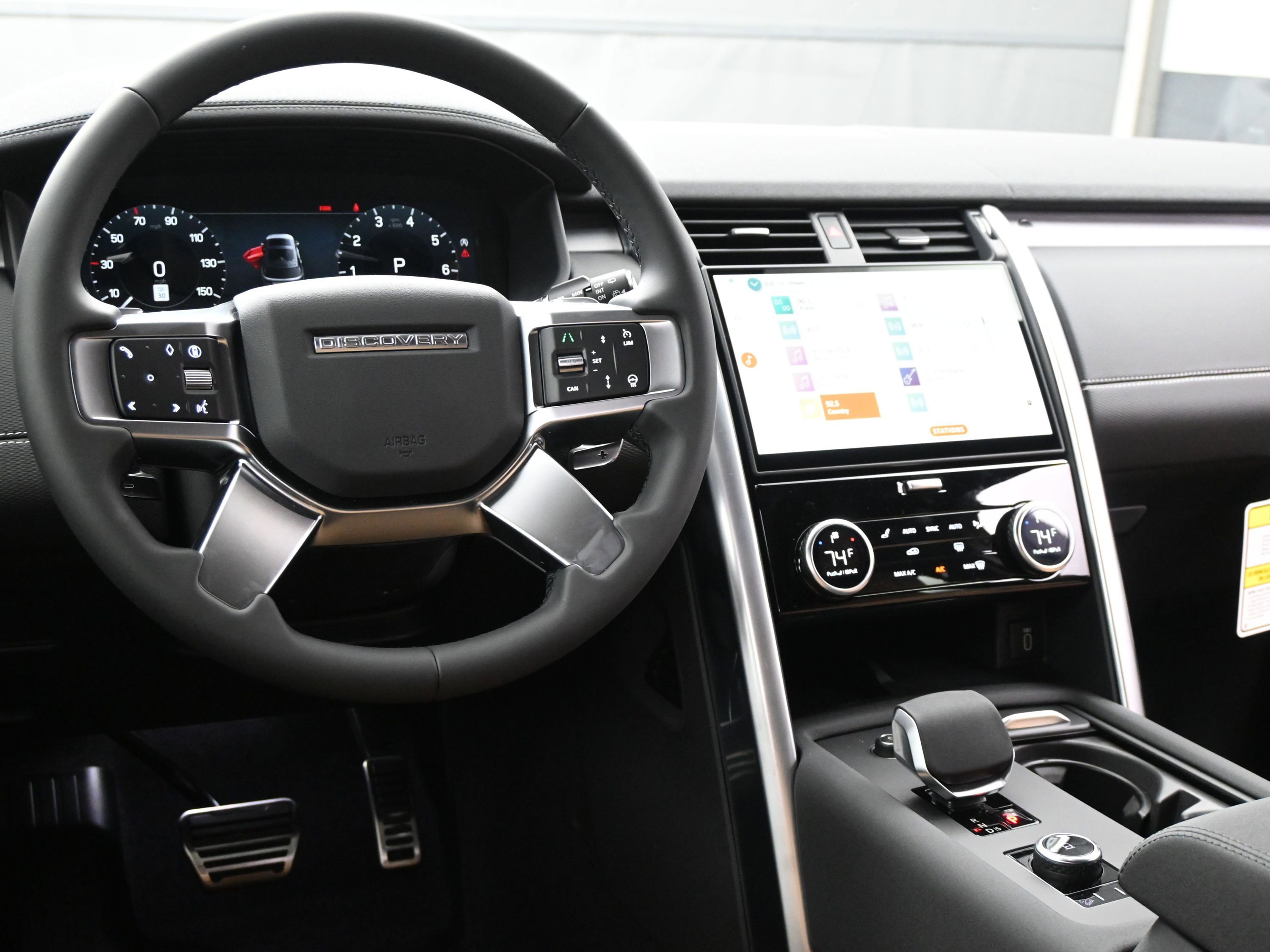 New 2026 Land Rover Discovery Limited Edition image 7