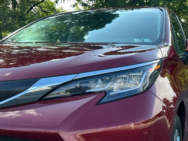 Used 2022 Toyota Sienna XLE w/ XLE Plus Package AWD/4WD image 13