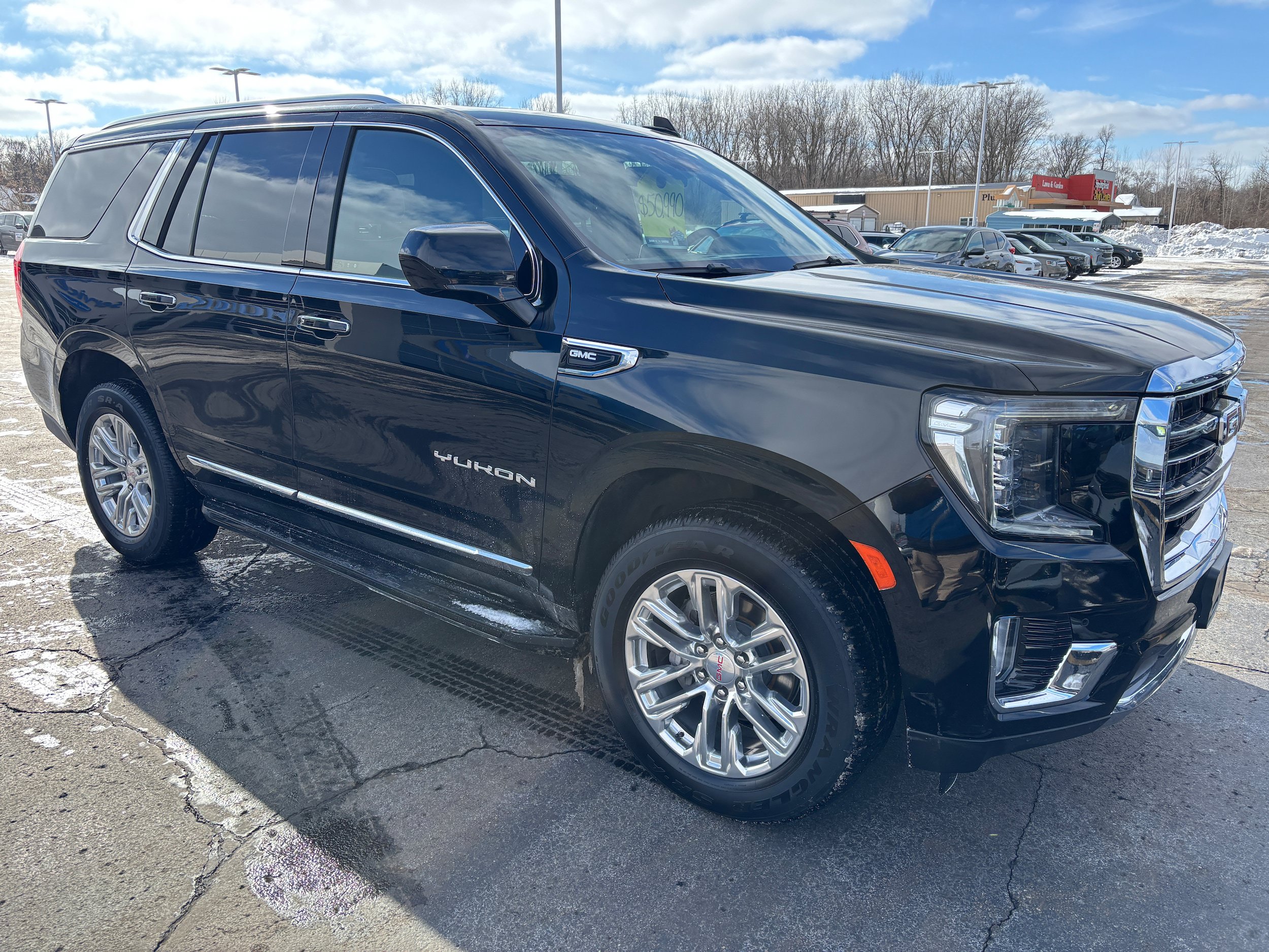Used 2023 GMC Yukon SLT w/ Max Trailering Package AWD/4WD image 2