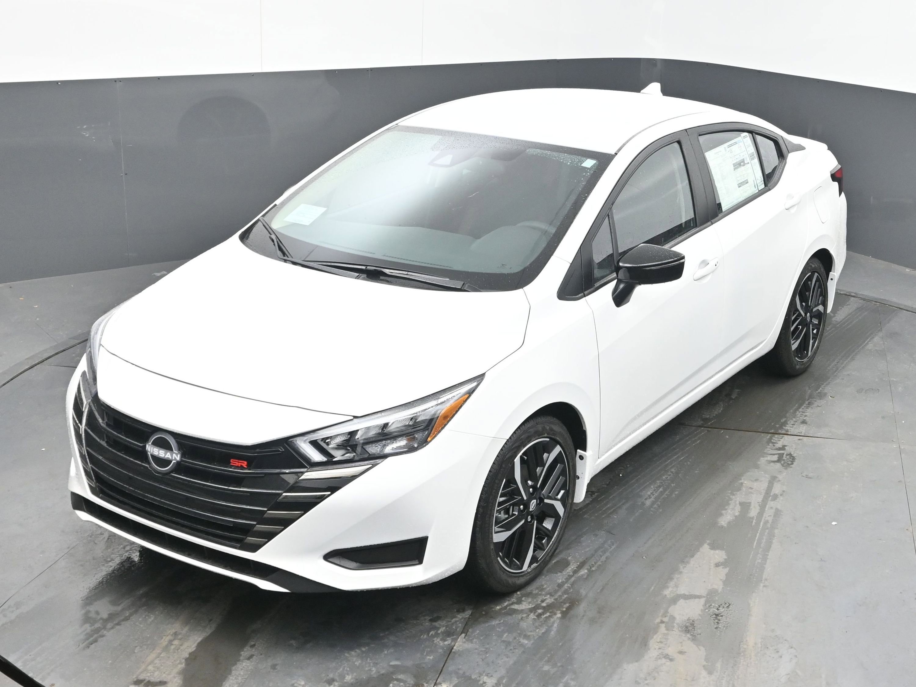 New 2025 Nissan Versa SR image 32