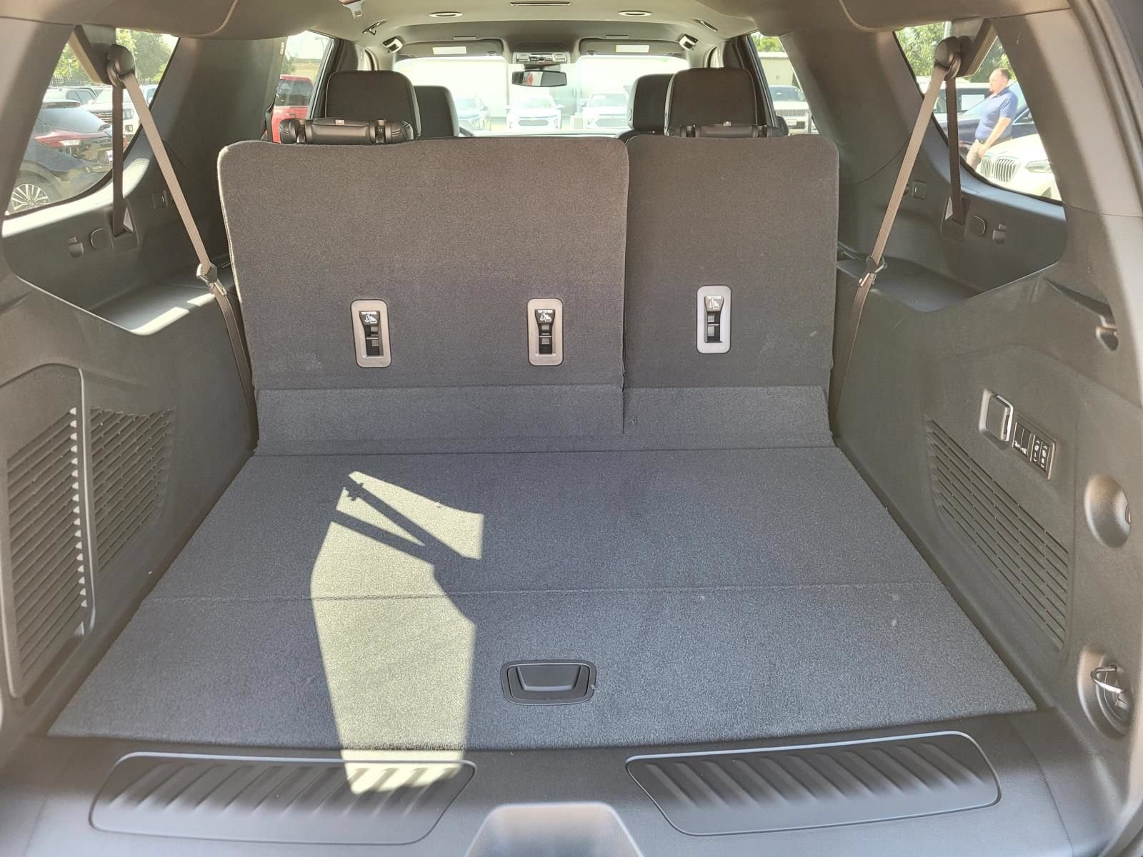 New 2026 Chevrolet Suburban LT w/ Comfort Package RWD image 7