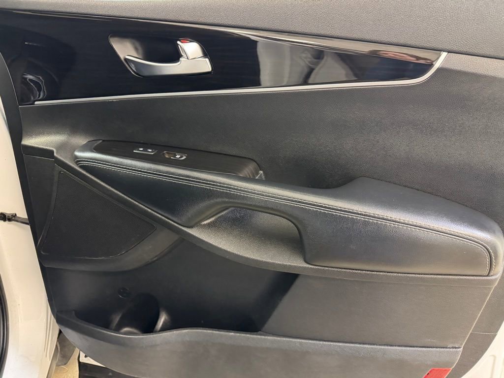 Used 2020 Kia Sorento LX image 26