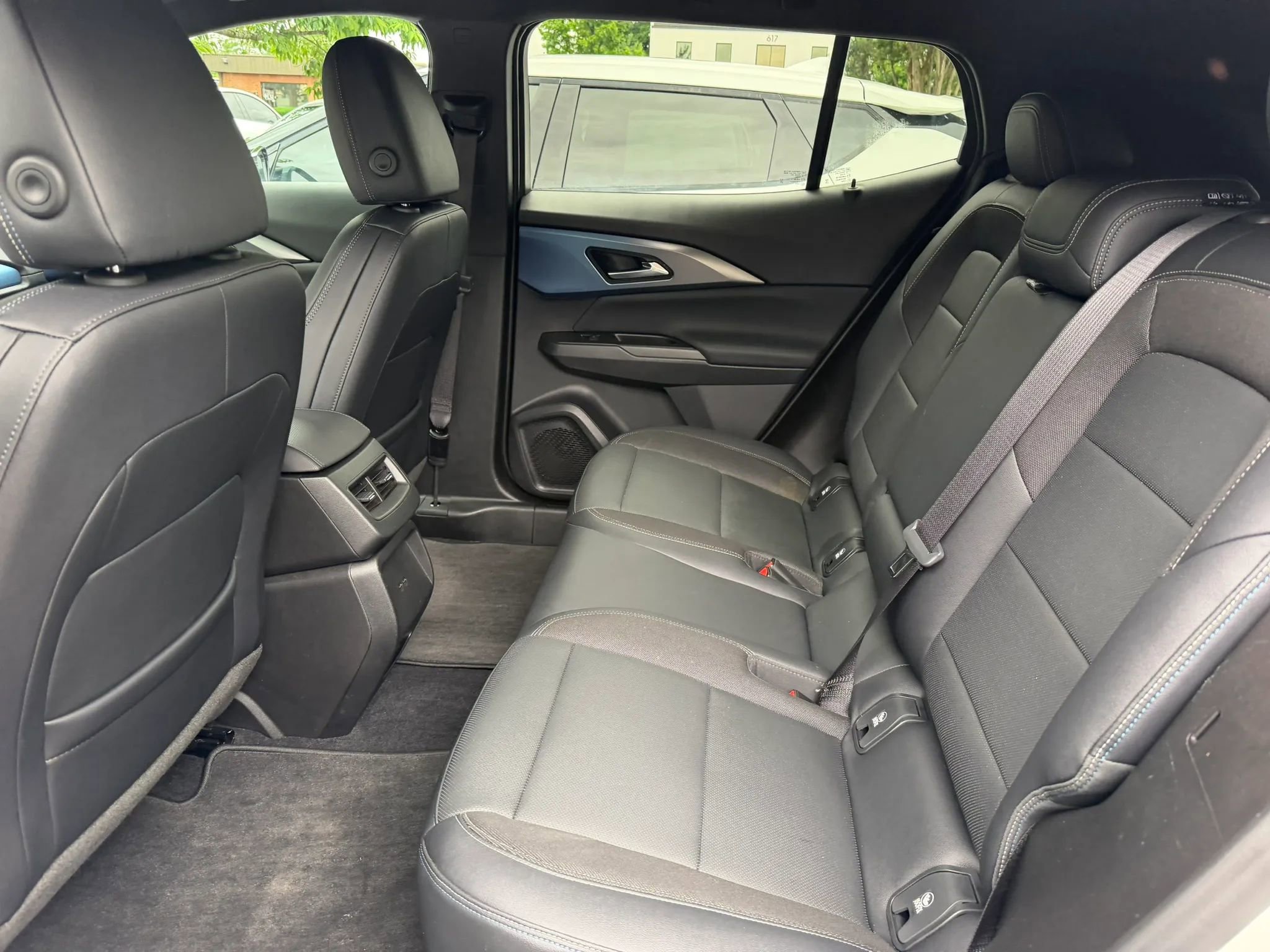 Used 2024 Chevrolet Equinox EV LT FWD image 16
