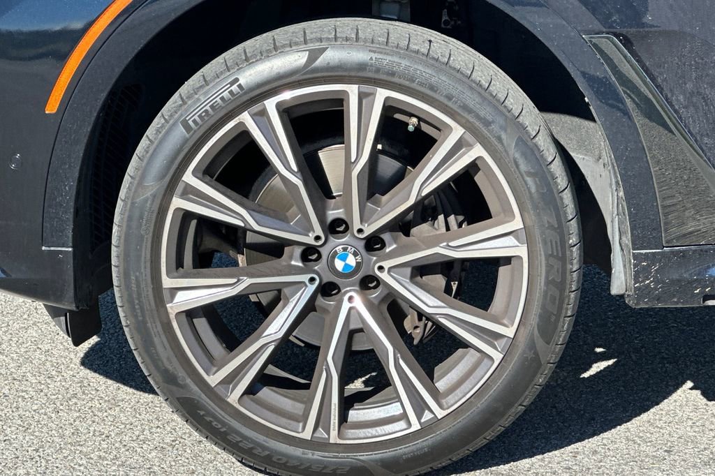Used 2021 BMW X7 xDrive40i w/ M Sport Package image 34