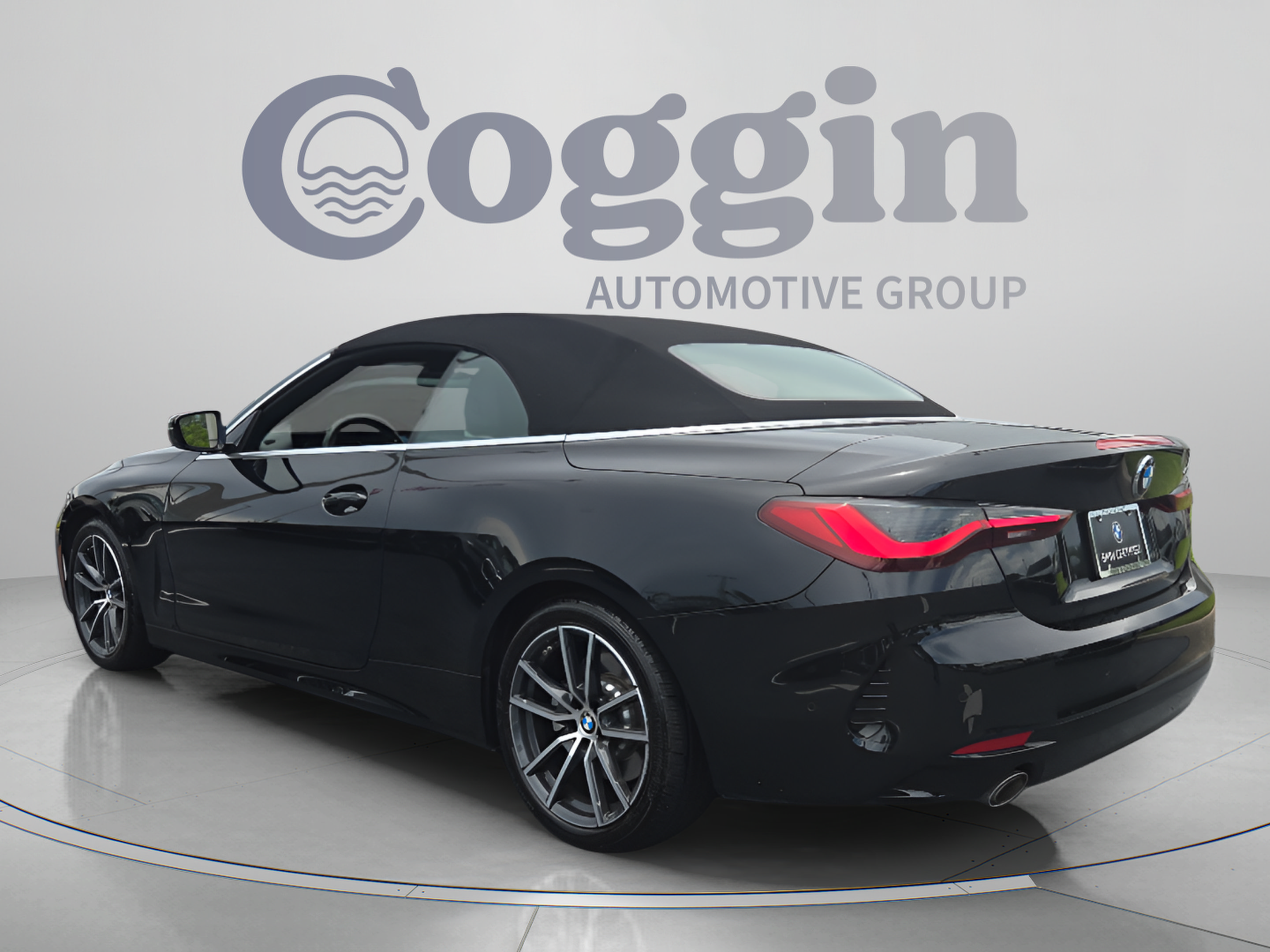 Used 2024 BMW 430i Convertible w/ Premium Package RWD image 3