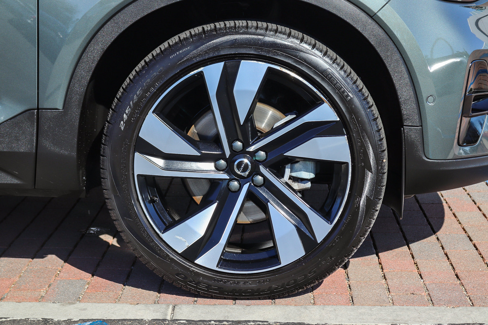 Used 2026 Volvo XC40 B5 Plus AWD/4WD image 10