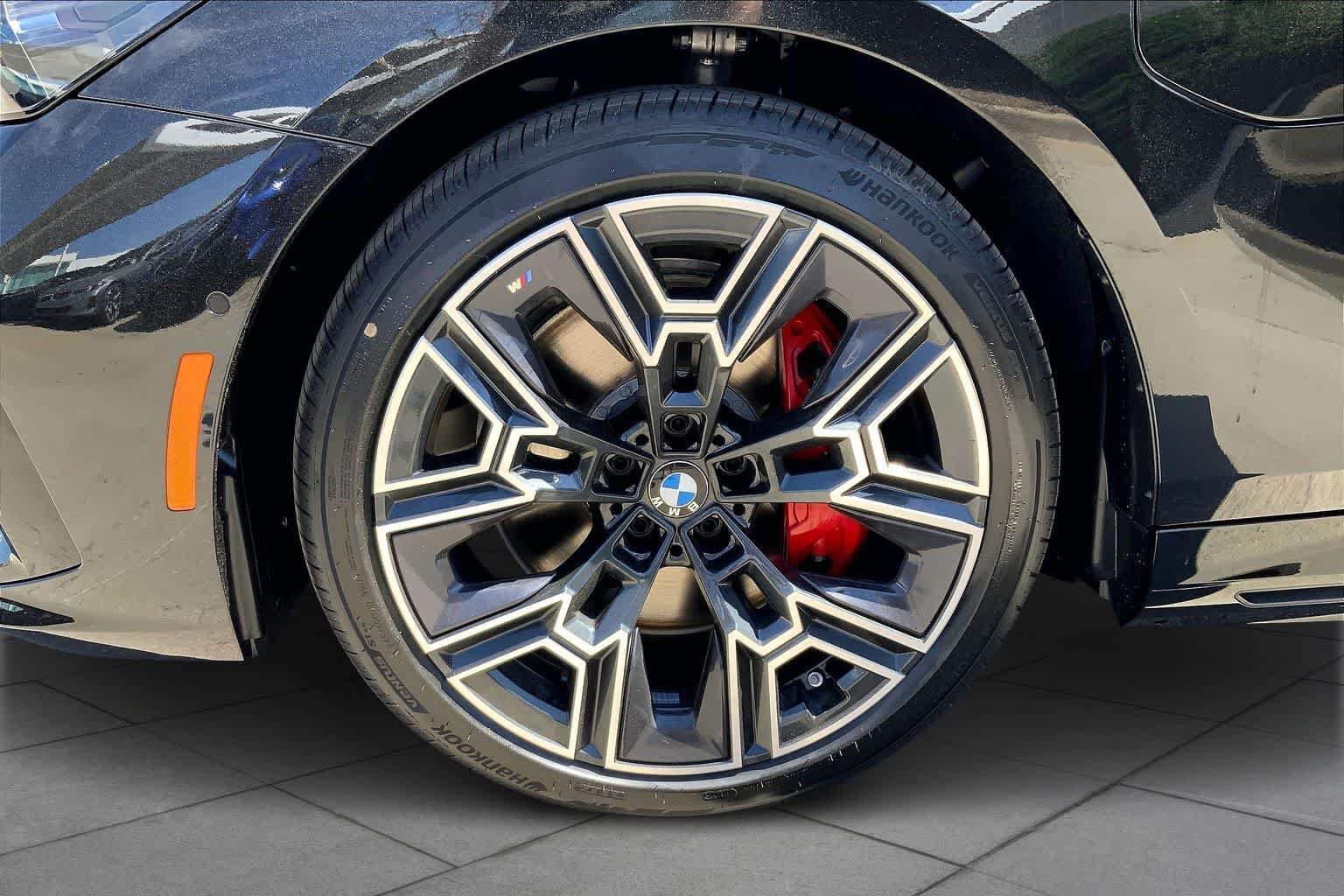 New 2026 BMW 550e xDrive AWD/4WD image 12