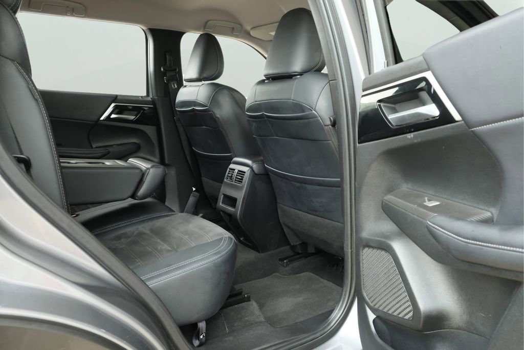 Used 2024 Mitsubishi Outlander SE AWD/4WD image 32