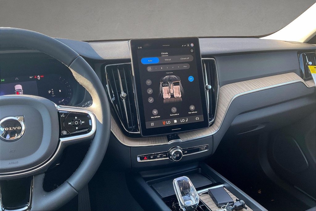 New 2027 Volvo XC60 B5 Core AWD/4WD image 7