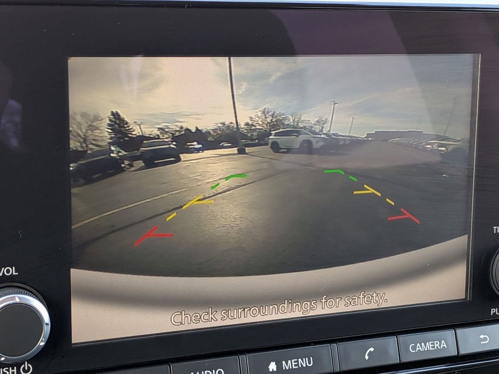 Used 2025 Nissan Pathfinder S image 17