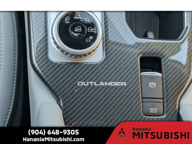 New 2025 Mitsubishi Outlander SE image 25