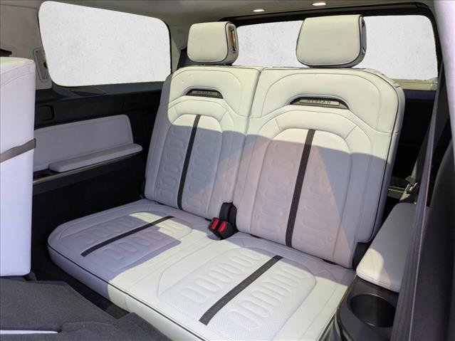 Used 2023 Rivian R1S Adventure AWD/4WD image 19