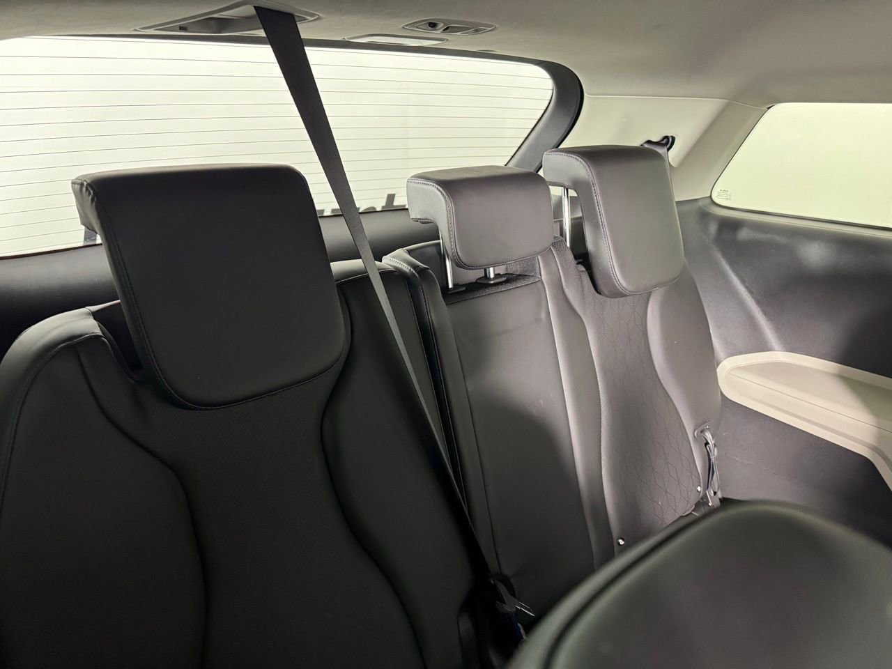 Used 2023 Kia Carnival LX image 29