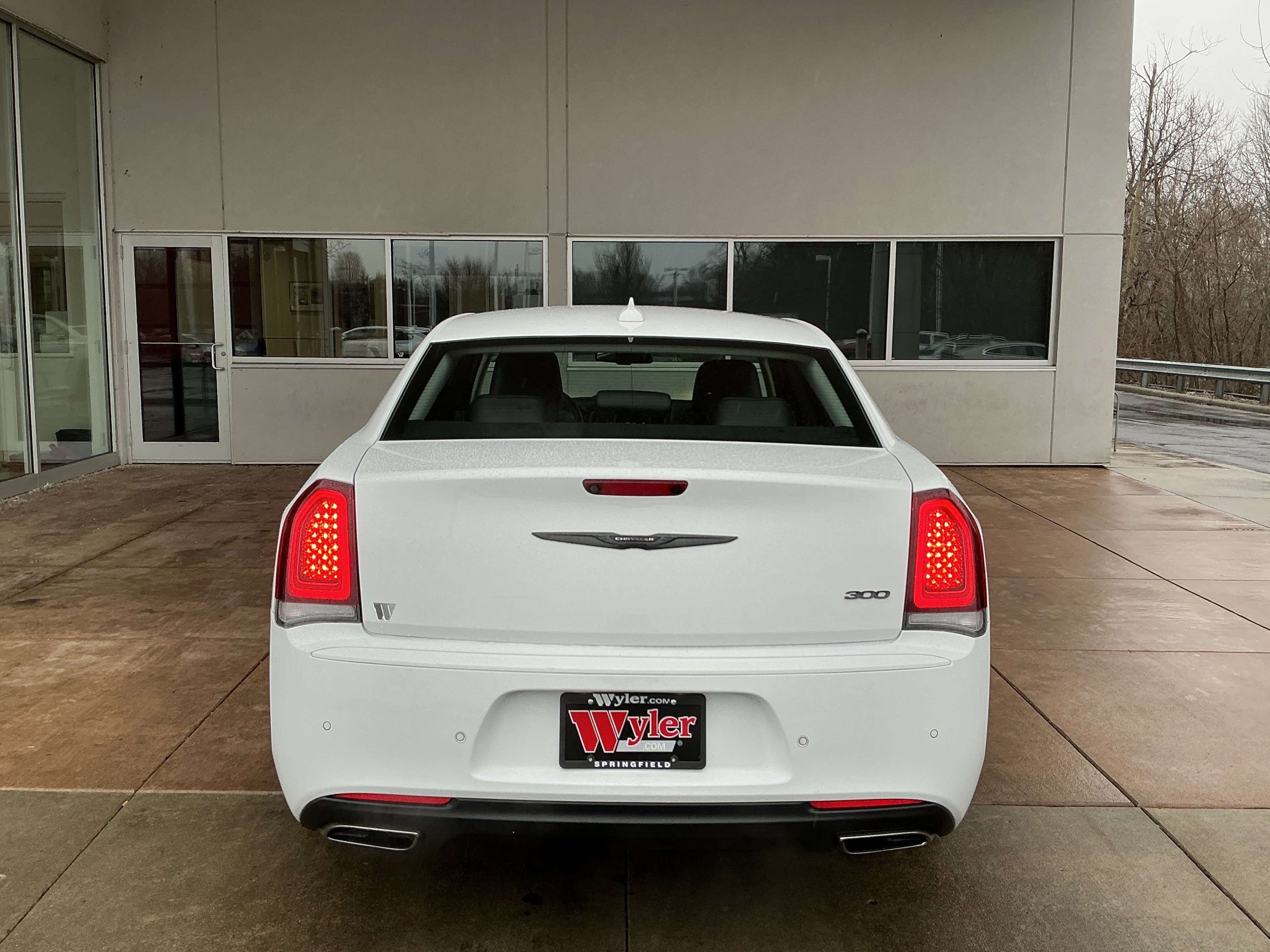 Used 2021 Chrysler 300 Touring L image 21