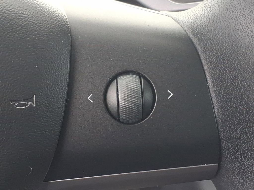 Used 2020 Tesla Model 3 Standard Range image 9