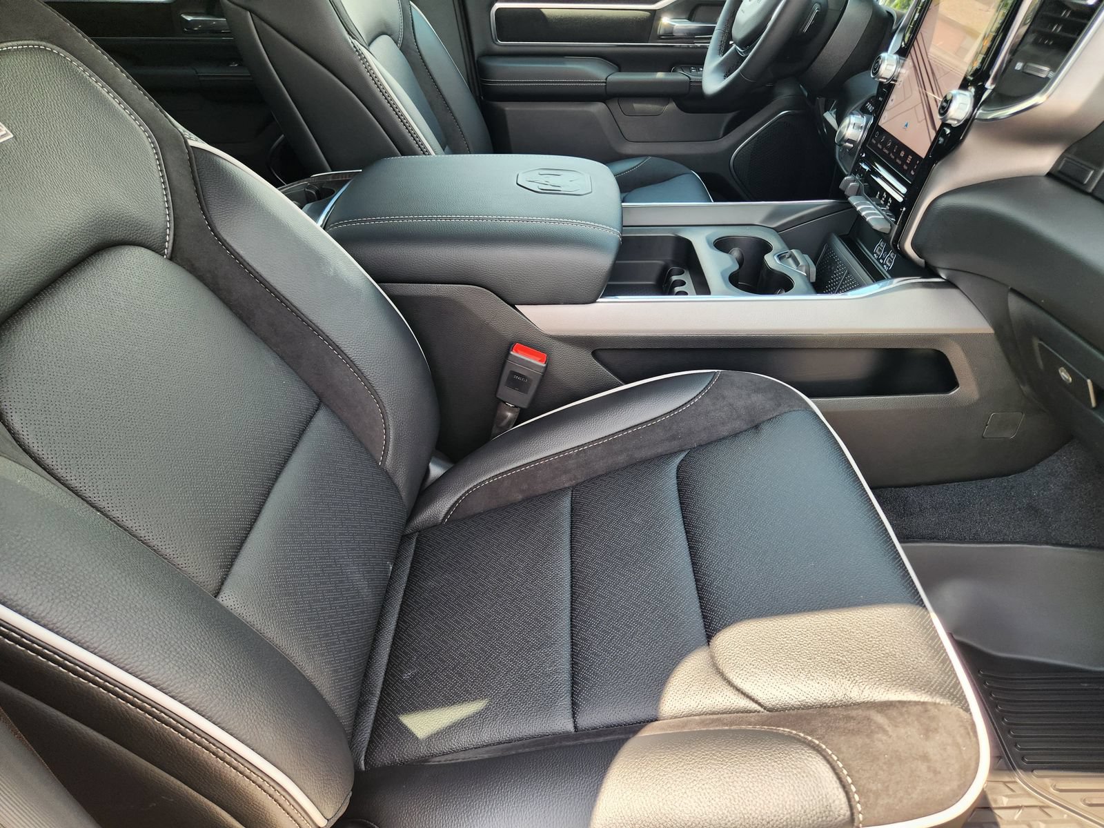 New 2026 RAM 1500 Laramie w/ Chrome Appearance Group AWD/4WD image 15