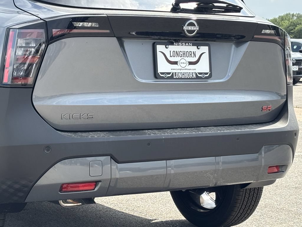 New 2026 Nissan Kicks SR w/ Cold Weather Package FWD image 5