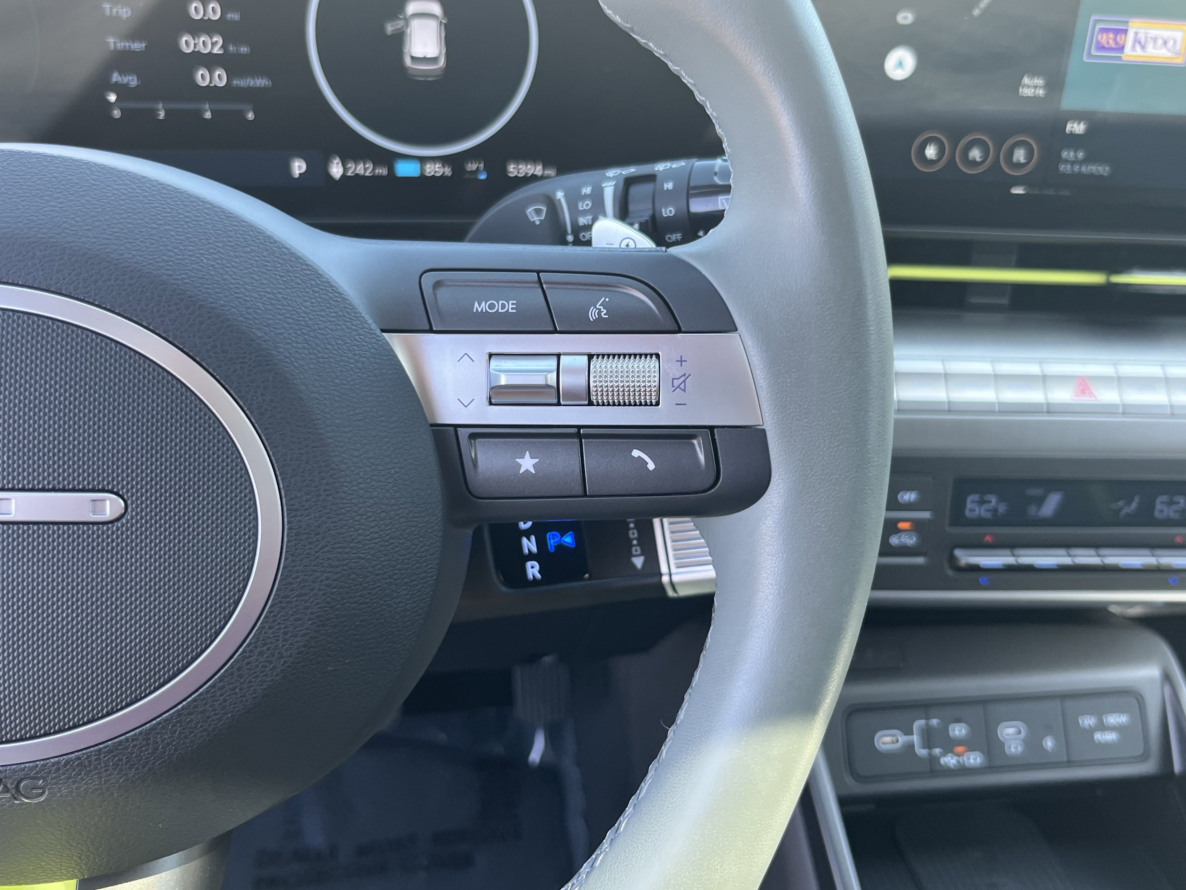 Certified 2025 Hyundai Kona Limited FWD image 22