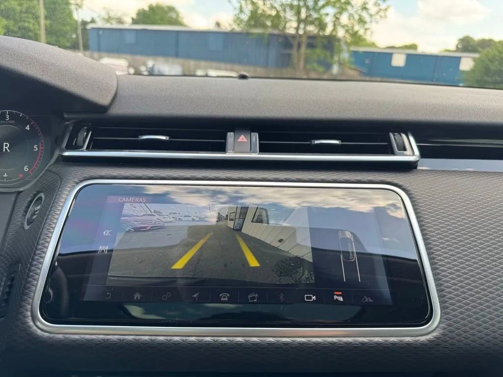 Used 2019 Land Rover Range Rover Velar S AWD/4WD image 10