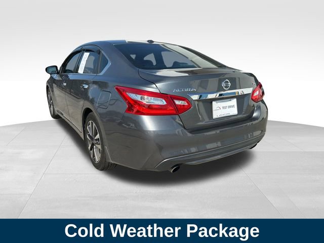 Used 2017 Nissan Altima 2.5 SV w/ Convenience Package image 3