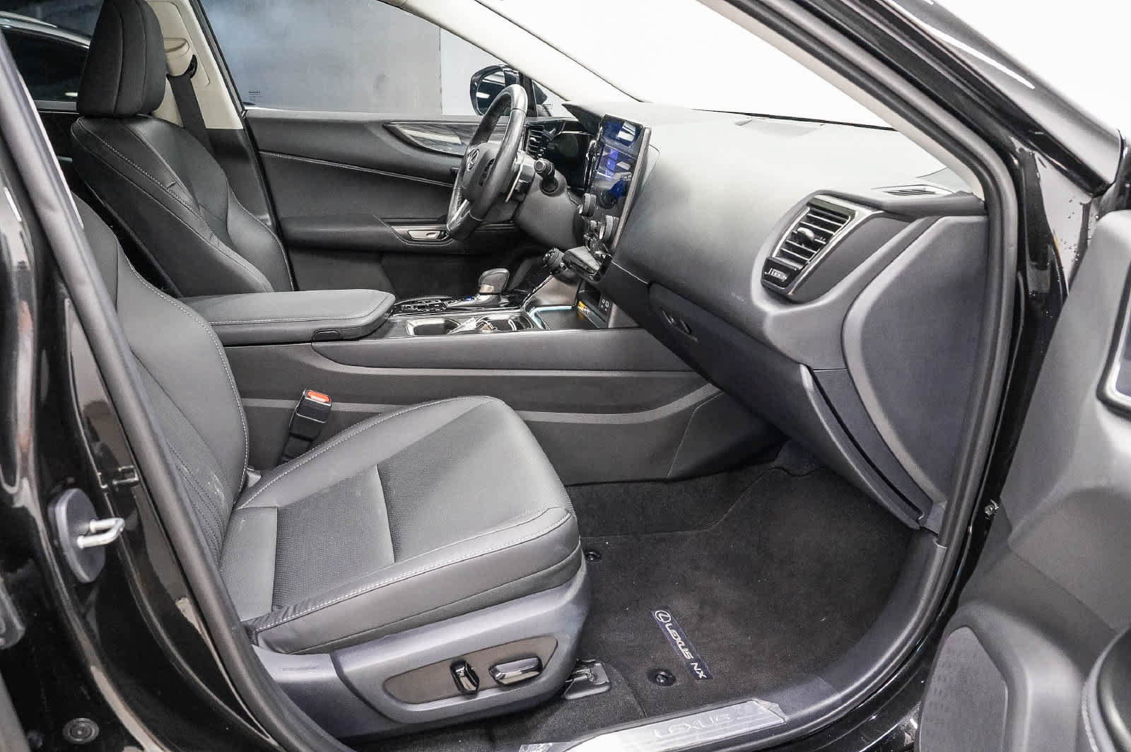 Used 2025 Lexus NX 350 AWD w/ Cold Area Package image 17